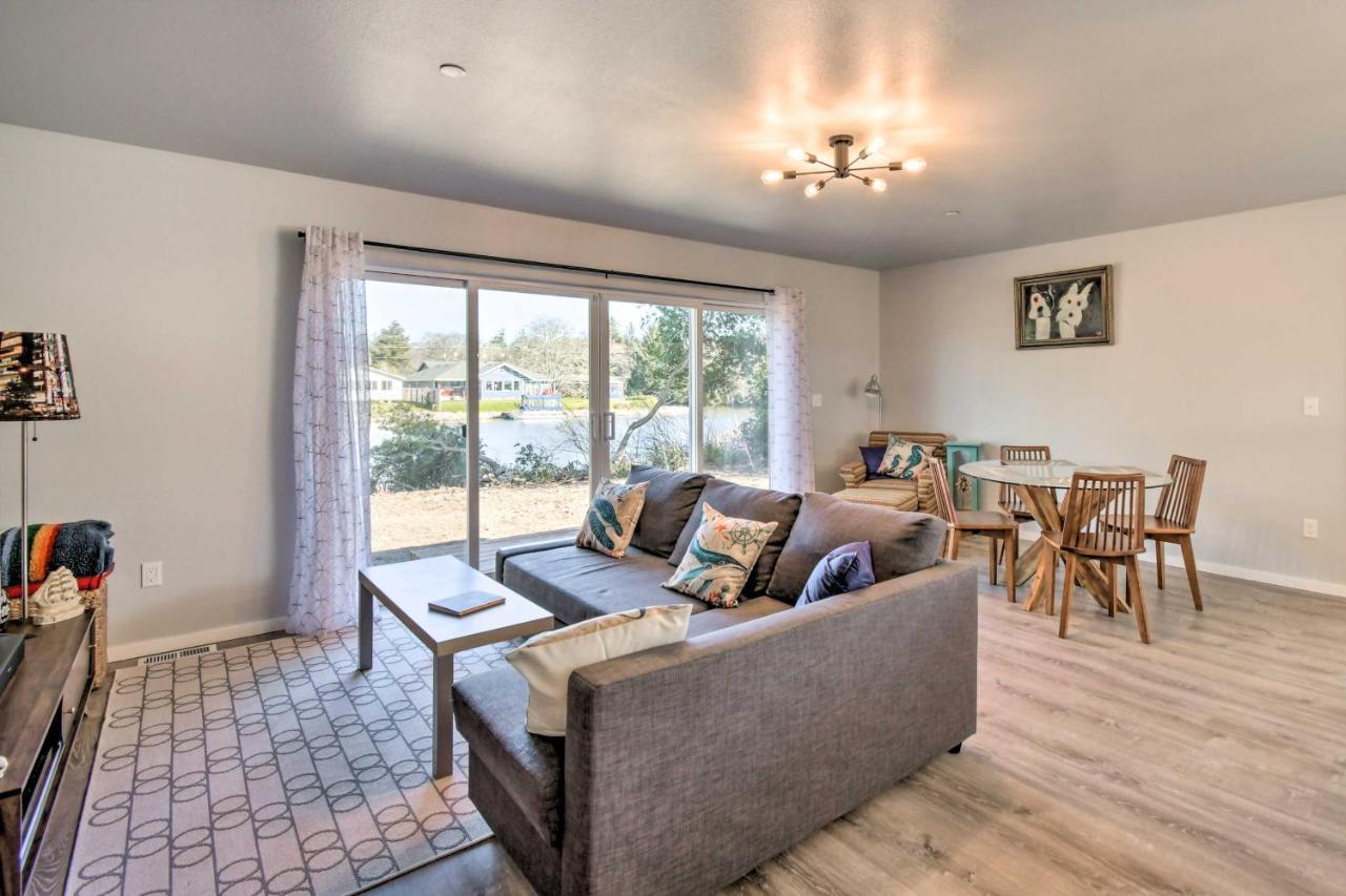 Canal Cottage Retreat With Dock And Waterfront Views Ocean Shores Exterior foto