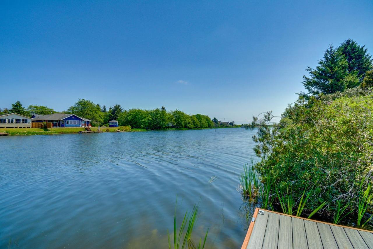 Canal Cottage Retreat With Dock And Waterfront Views Ocean Shores Exterior foto